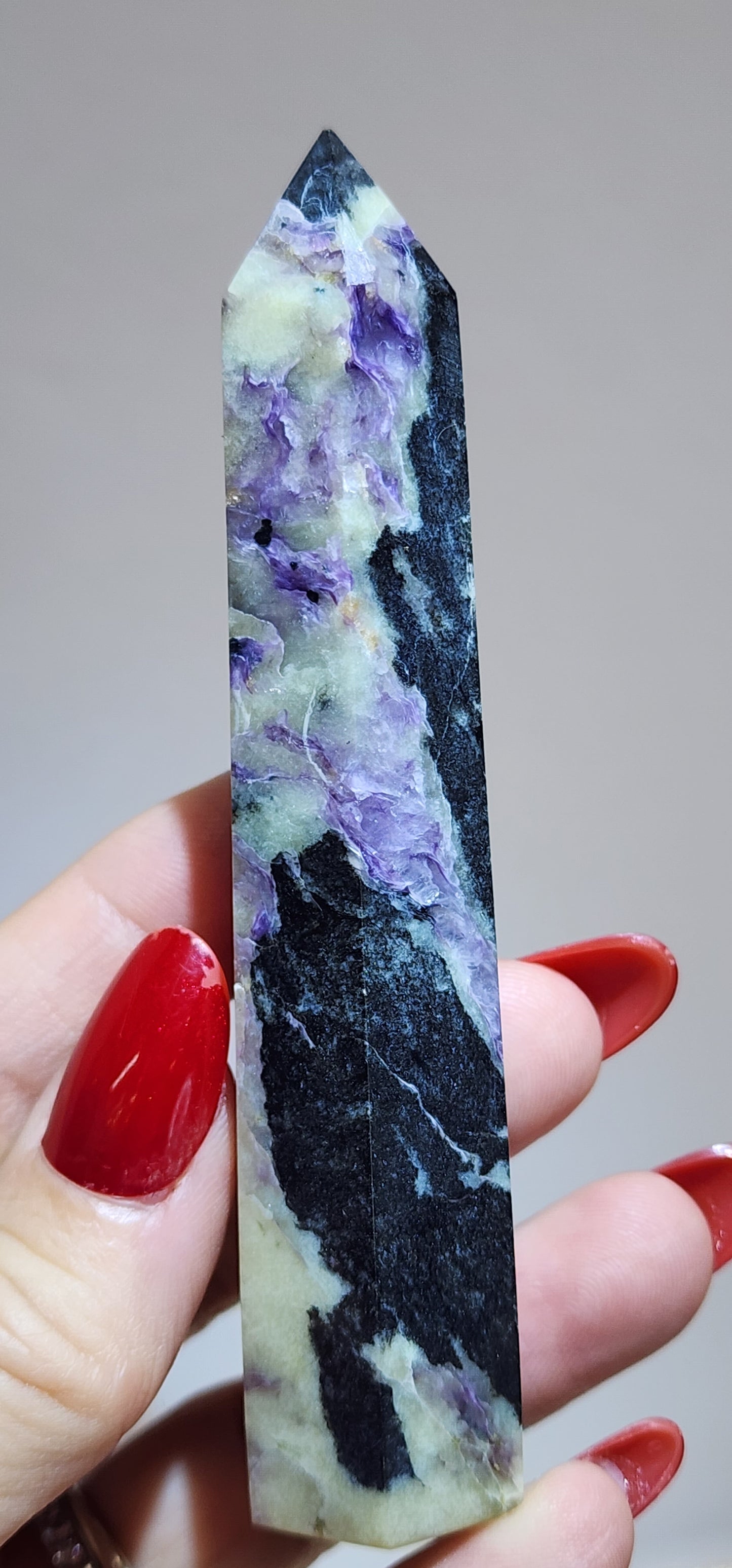 1 Basket Reserved for Victoria