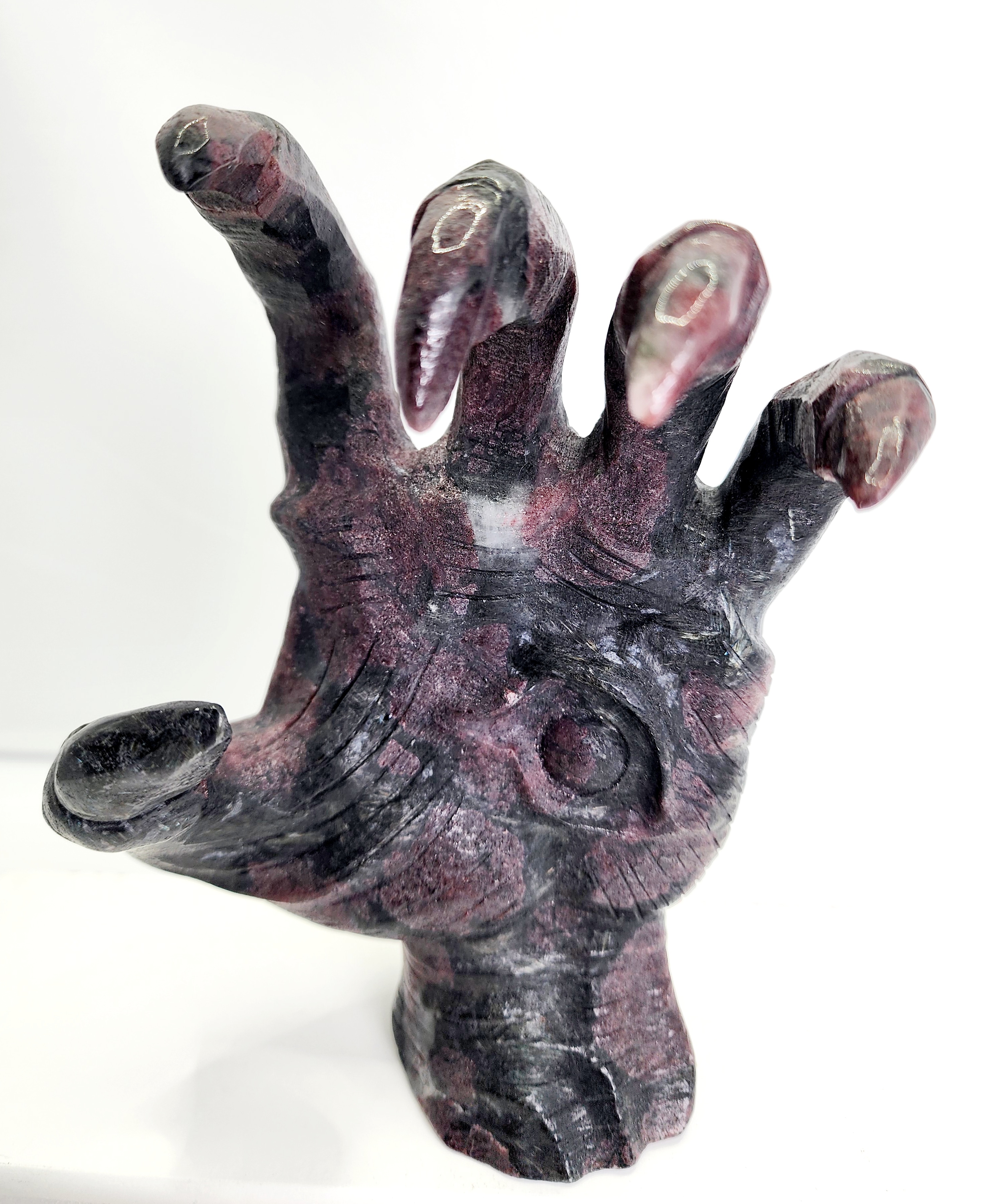 Firework stone, Nuummite, Garnet, claw carving, hand carving, 